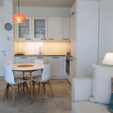 Lustica Bay Magnolia Apartment Тиват Экстерьер фото