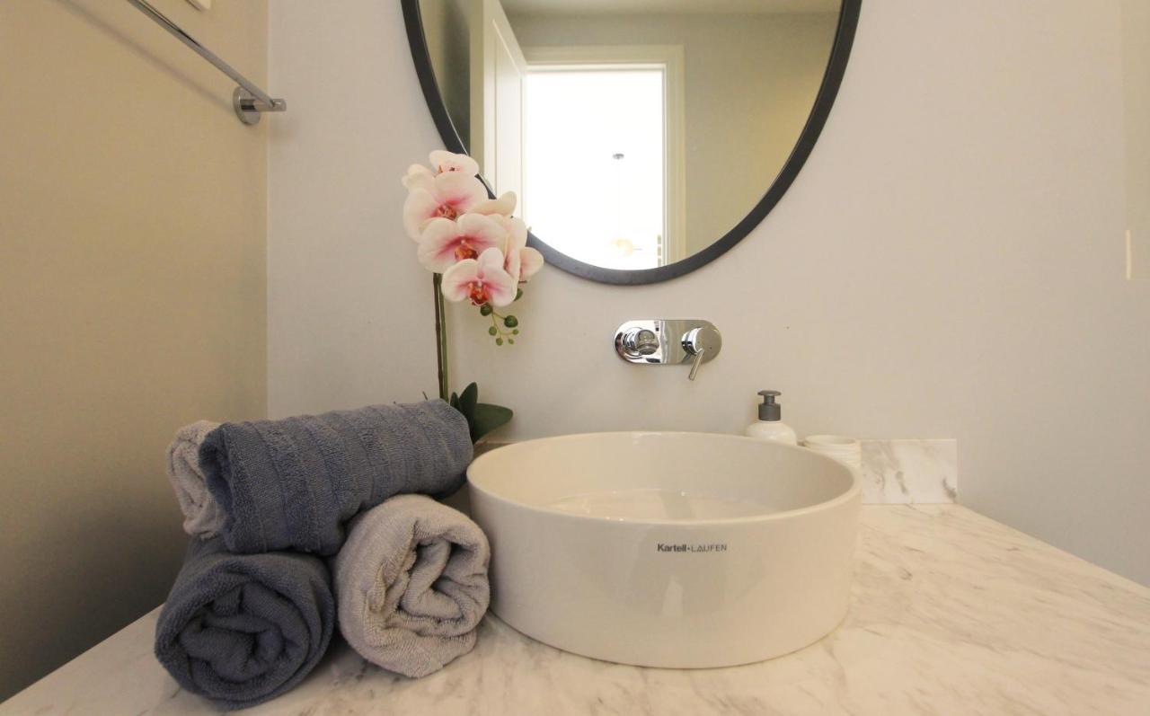 Lustica Bay Magnolia Apartment Тиват Экстерьер фото