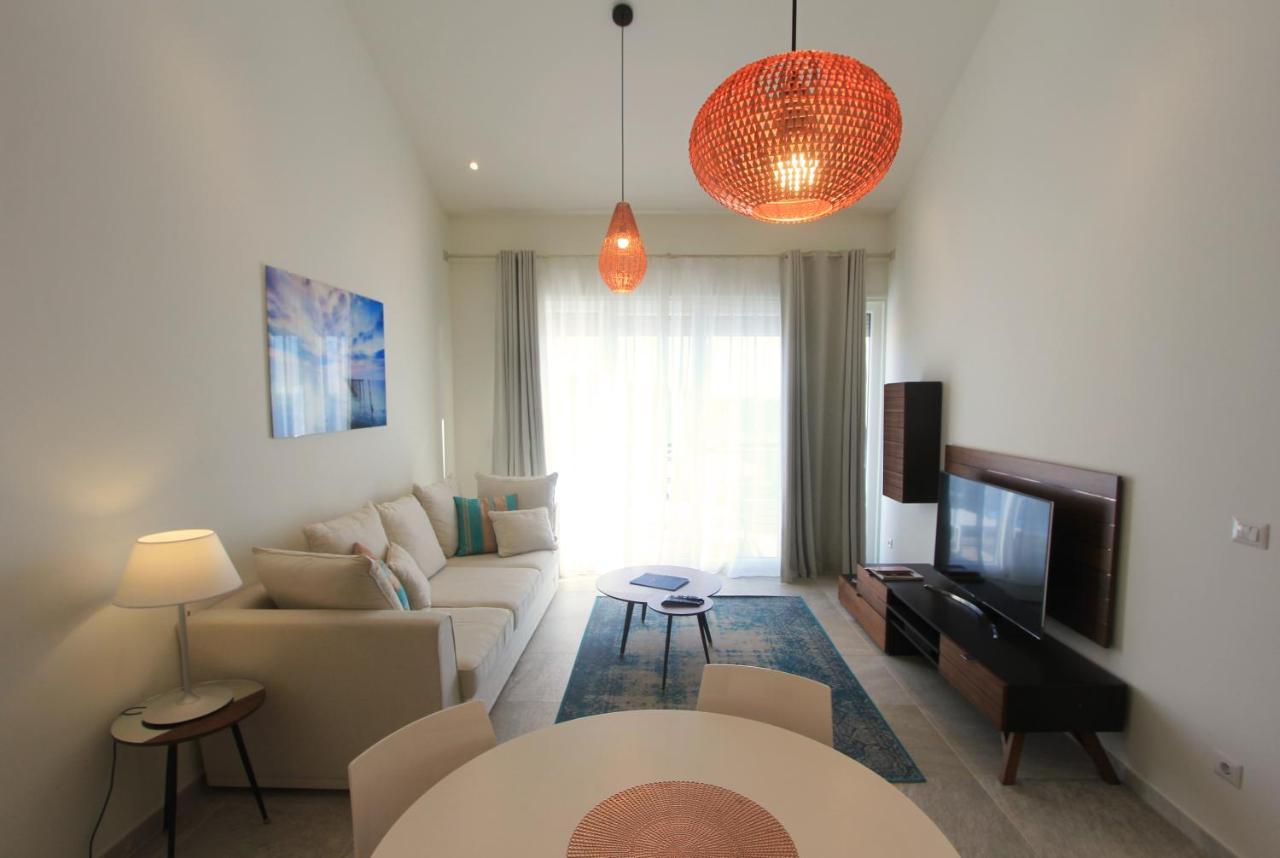 Lustica Bay Magnolia Apartment Тиват Экстерьер фото
