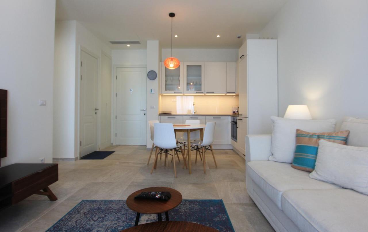 Lustica Bay Magnolia Apartment Тиват Экстерьер фото