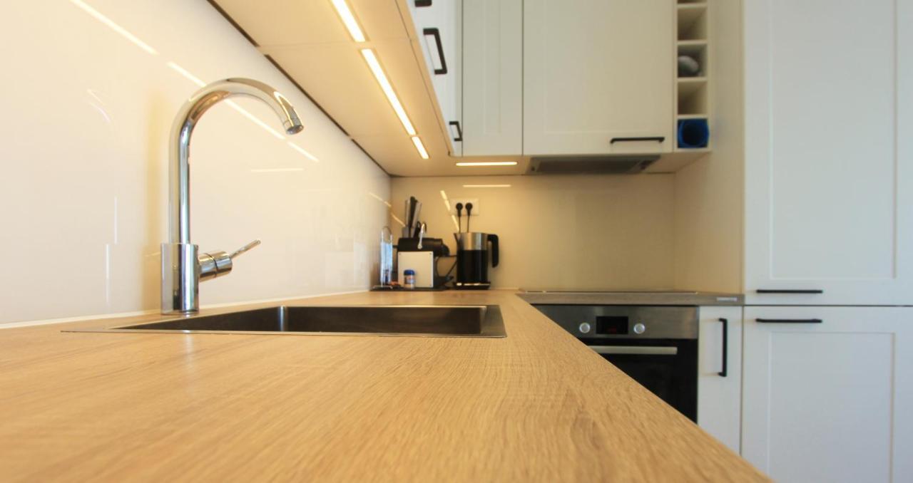 Lustica Bay Magnolia Apartment Тиват Экстерьер фото